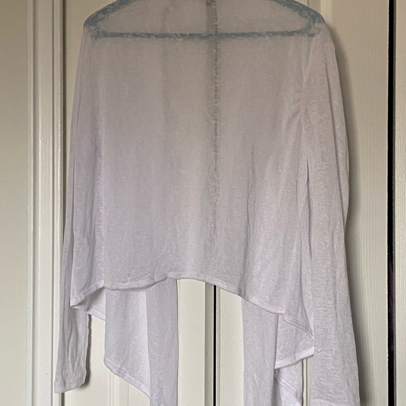 Beautiful White Sheet Cardigan - Picture 2 of 2